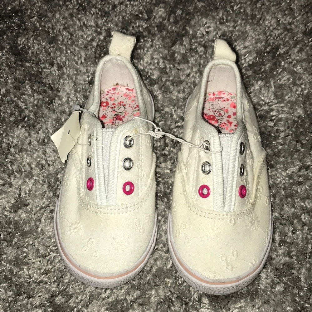 Baby girl white shoes 🧸